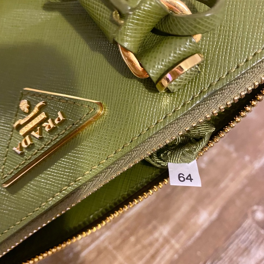 ✨HP✨ Prada Bag - Picture 7 of 16
